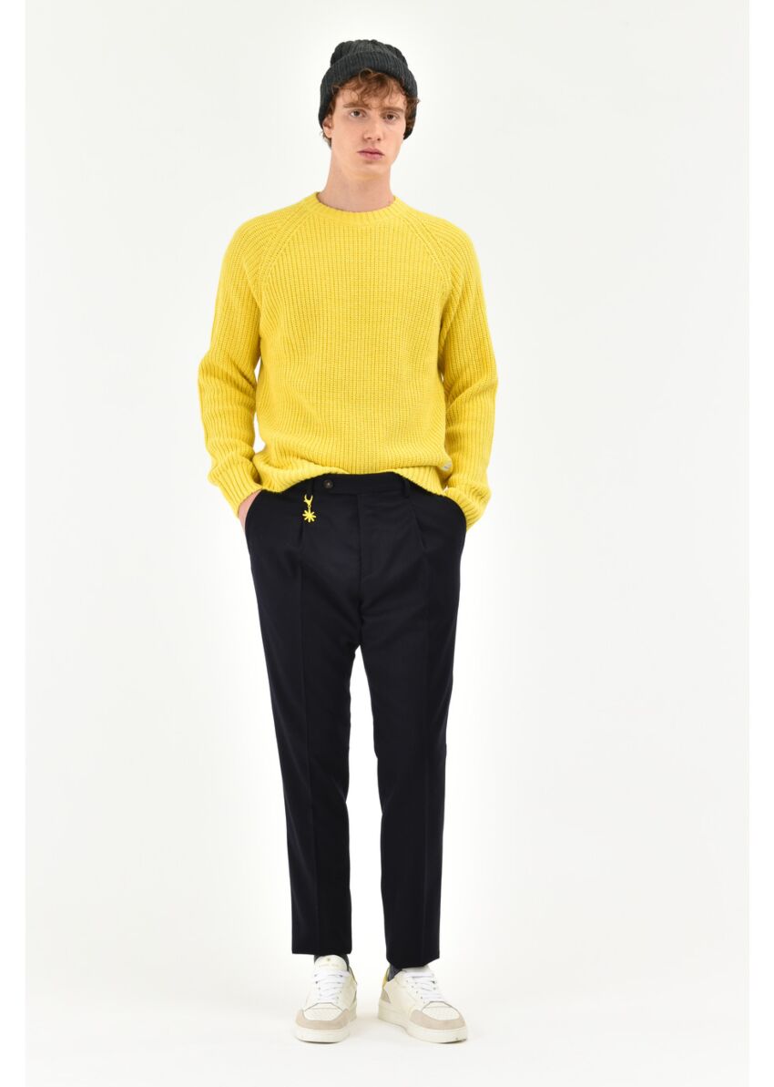 Slim pleated trousers in stretch wool flannel