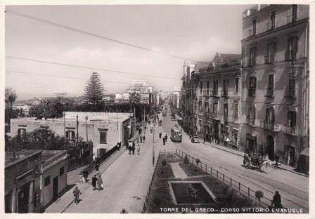 foto d' epoca di corso vittorio emanuele a torre del greco degli anni 60, gli anni di apertura di PROCIDA