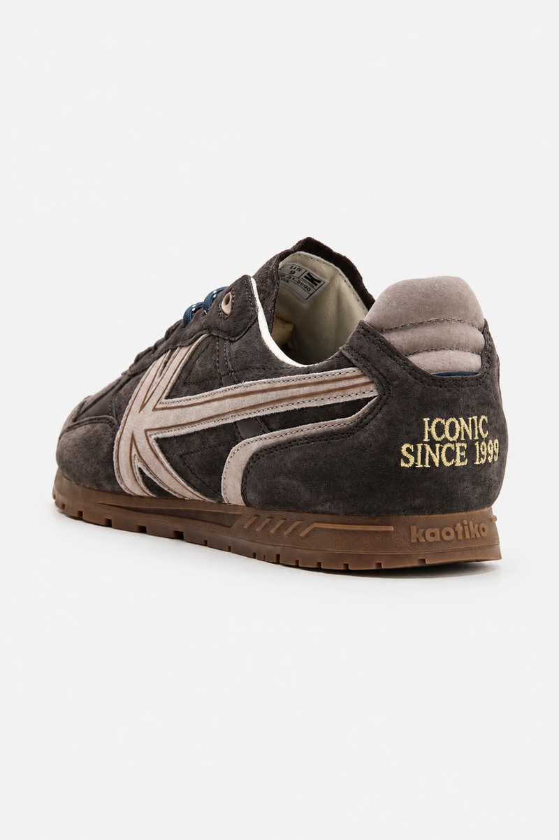 Leather sneakers with logo