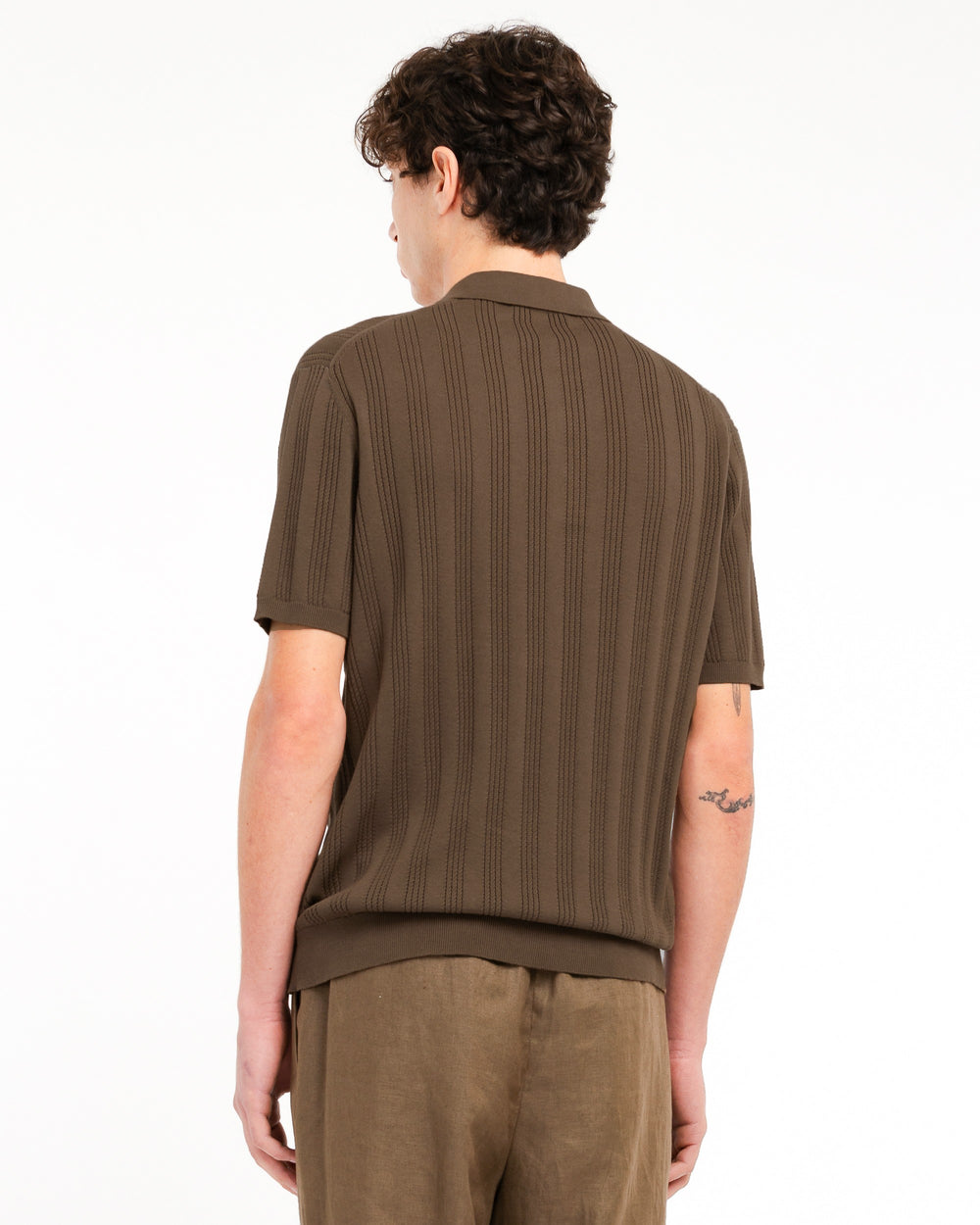 Polo punto riga verticale traforato in cotone marrone
