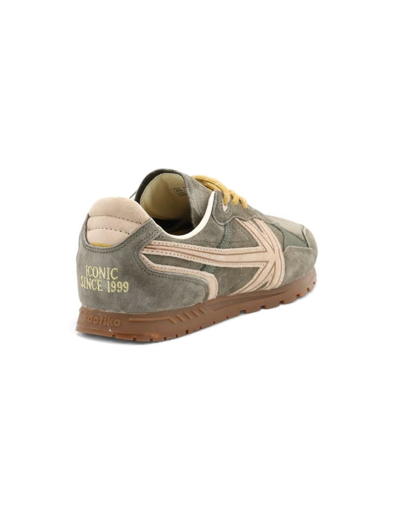 Leather sneakers with logo