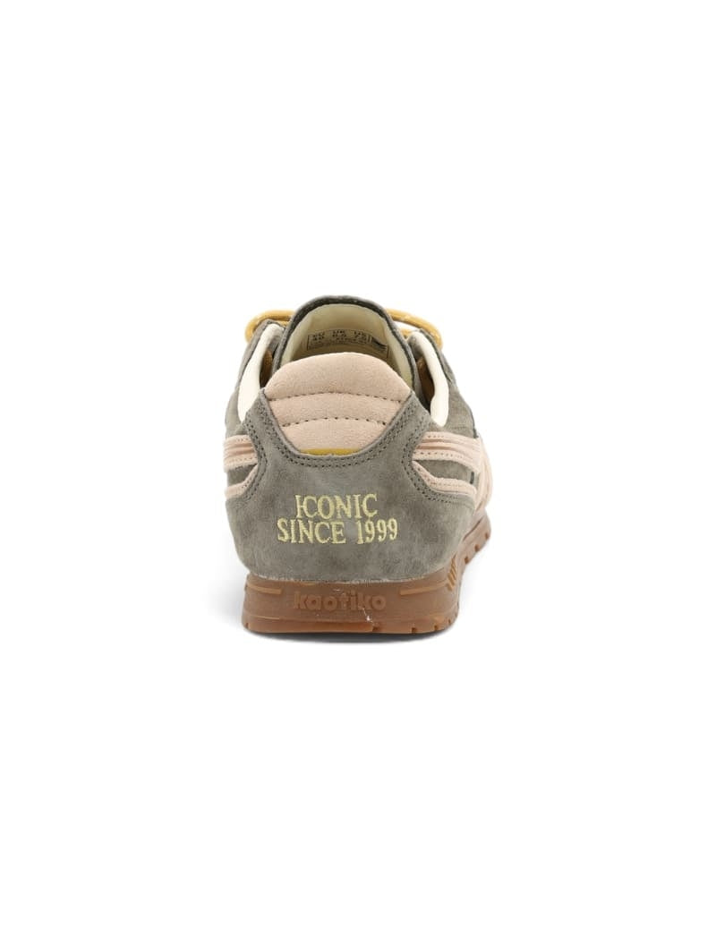 Leather sneakers with logo