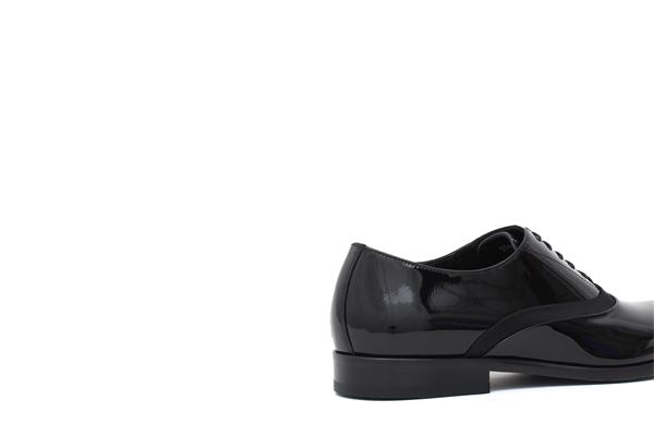 Patent leather lace-up