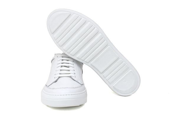 Sneakers in pellame bottalato